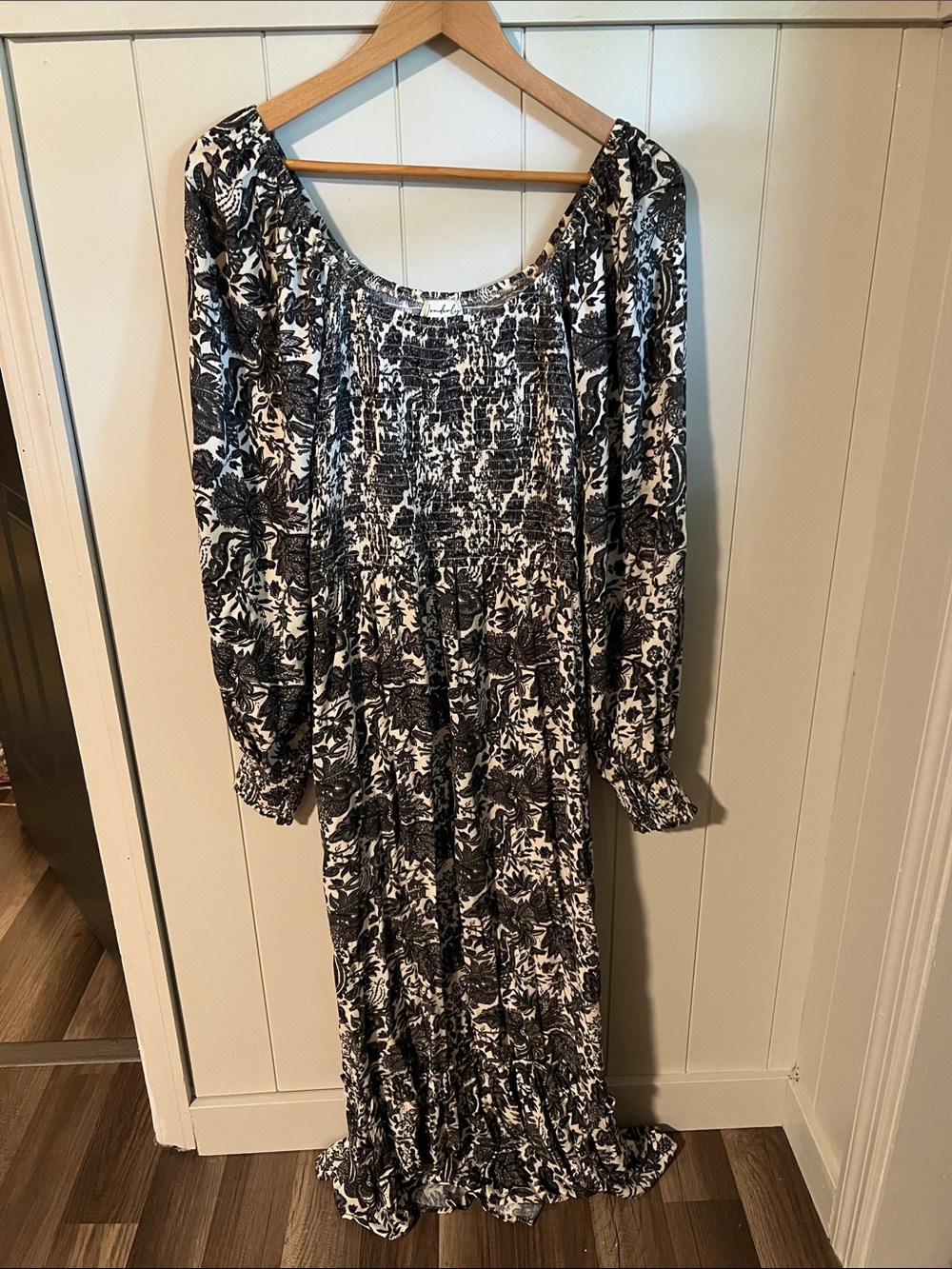 Wonderly Black & Cream Floral Long Sleeve Maxi Dress (with pockets)